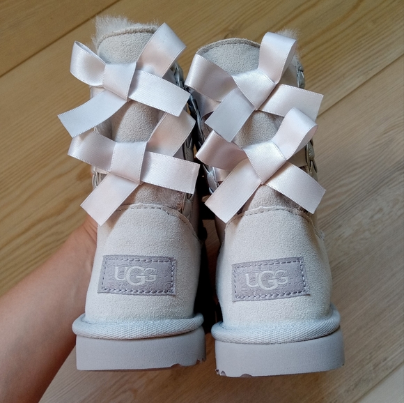 NWOB Ugg Classic Short II Braided Boot - Picture 5 of 7